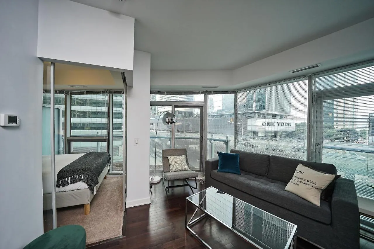 Apartment The York Boutique Suites Toronto